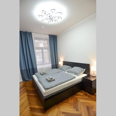Brandly New Apartment Andel Prague Ngoại thất bức ảnh